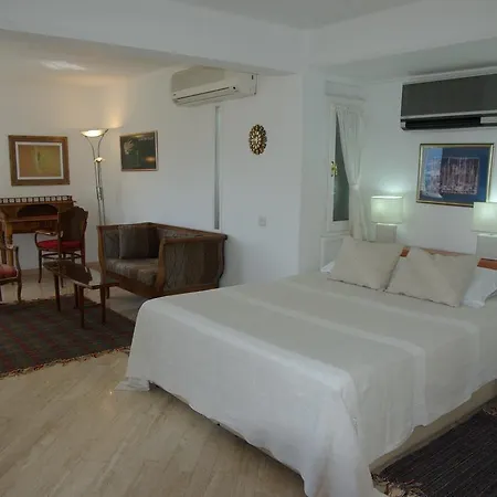 Otel Antique Theatre 3*