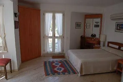 Antique Theatre Hotel 3*