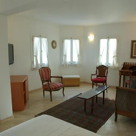 Hotel Antique Theatre 3*