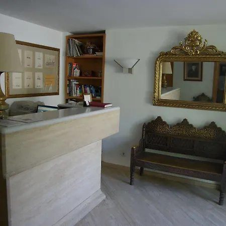 Hotel Antique Theatre 3*