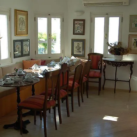 Hotel Antique Theatre 3*
