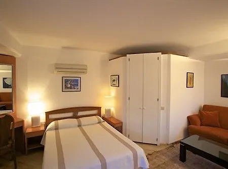 Hotel Antique Theatre 3*